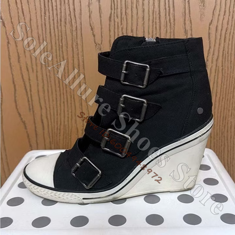 Wedge Espadrille Women - حذاء رياضي رمادي متعدد الأزرار بكعب