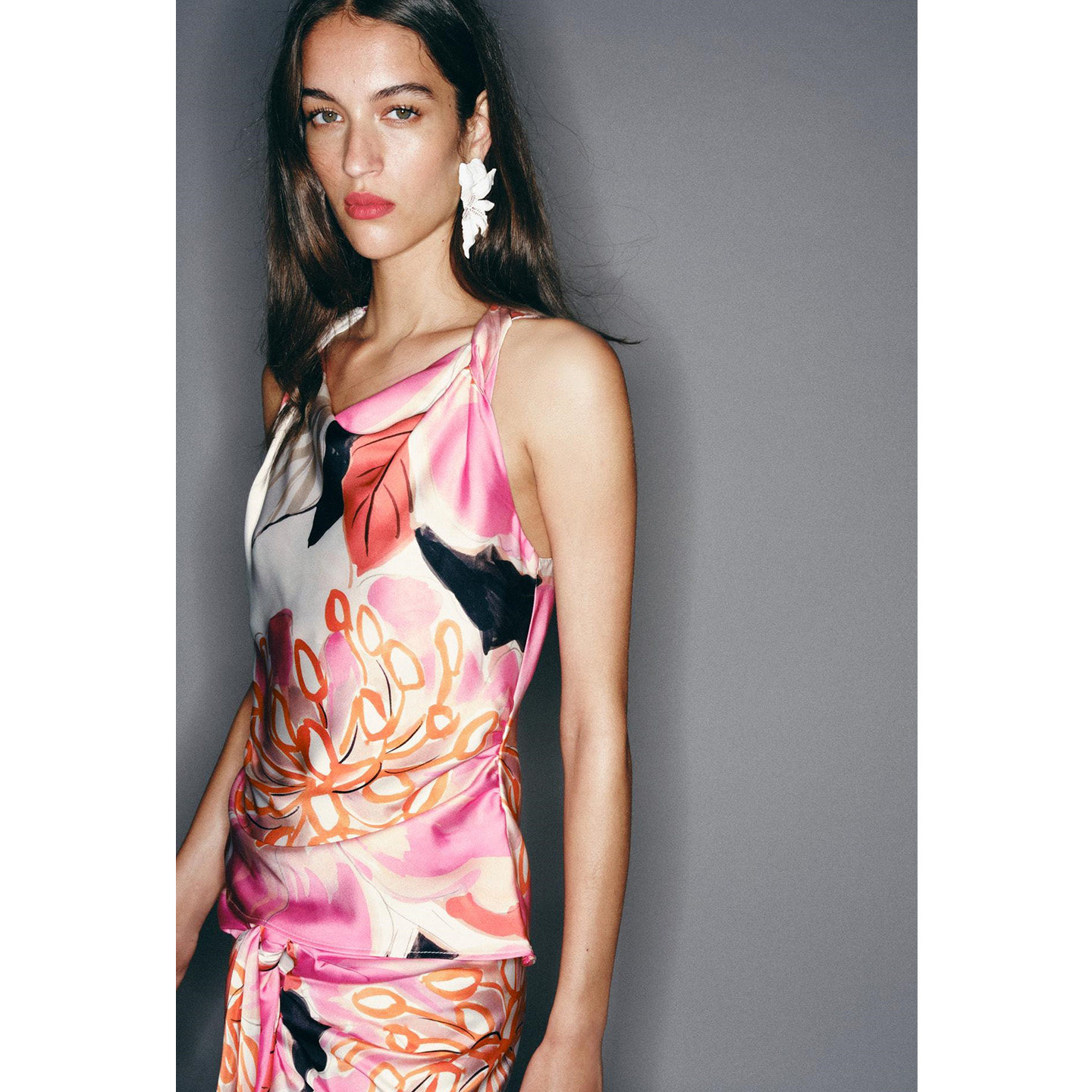 تنورة ميدي بخصر مرتفع، فستان ب - مراجعة Midi Skirt Floral وسعره